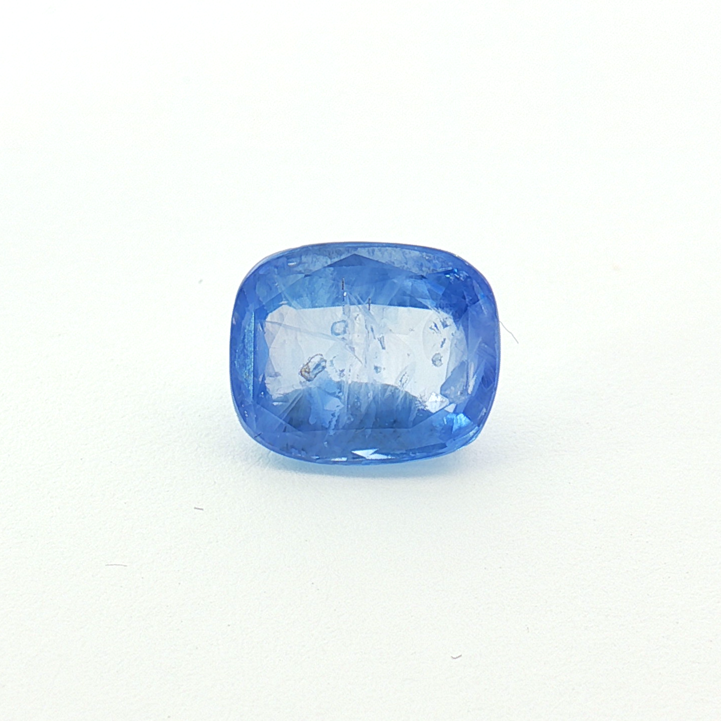 Blue Sapphire - 5.66 Carat